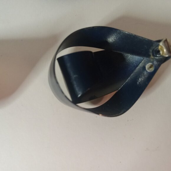 2 pairs Totally 80s Vintage Enamel Earrings Navy - Picture 4 of 11